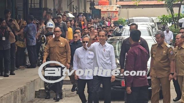 Pamit Kepada Masyarakat Menjelang Akhir Masa Jabatan, Jokowi Kunker Ke Pasar Deli Mas di Kabupaten Deli Serdang