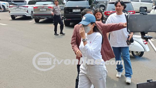 Artis Nikita Mirzani Penuhi Panggilan Polisi: Laporan Terhadap VA Terkait Kasus Perlindungan Anak