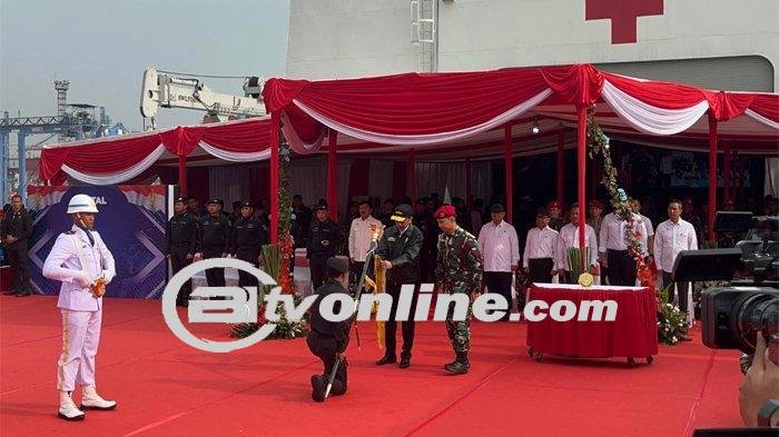 Presiden Jokowi Berikan Penghargaan Samkaryanugraha kepada ABK KRI Nanggala