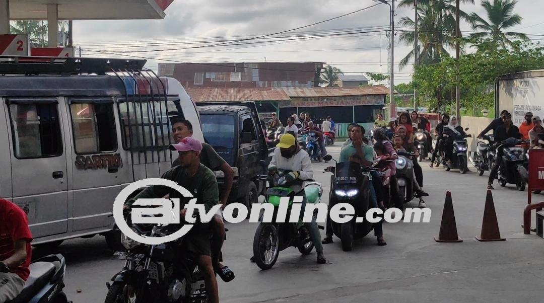 “Gangguan Sistem Pengisian BBM di SPBU Simpang Empat Tanjung Tiram, Antrean Pengendara Membludak hingga Timbulkan Kekecewaan”