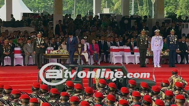Presiden Joko Widodo Anugerahi Penghargaan Bintang Yudha Dharma Nugraha pada HUT TNI ke-79