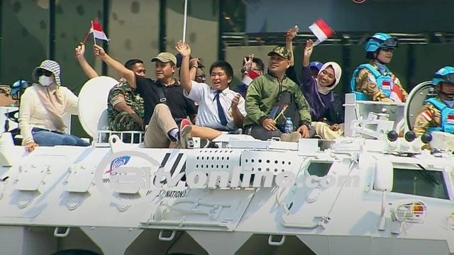 Perayaan HUT ke-79 TNI: Masyarakat Ikut Menyaksikan dan Mengalami Defile Alutsista di Monas