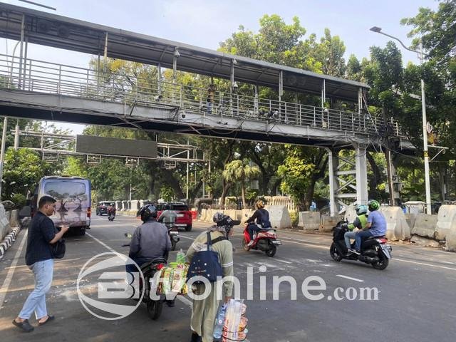 Massa Buruh Tuntut Kenaikan Upah, Aksi Demo di Medan Merdeka Berakhir dan Jalan Kembali Normal