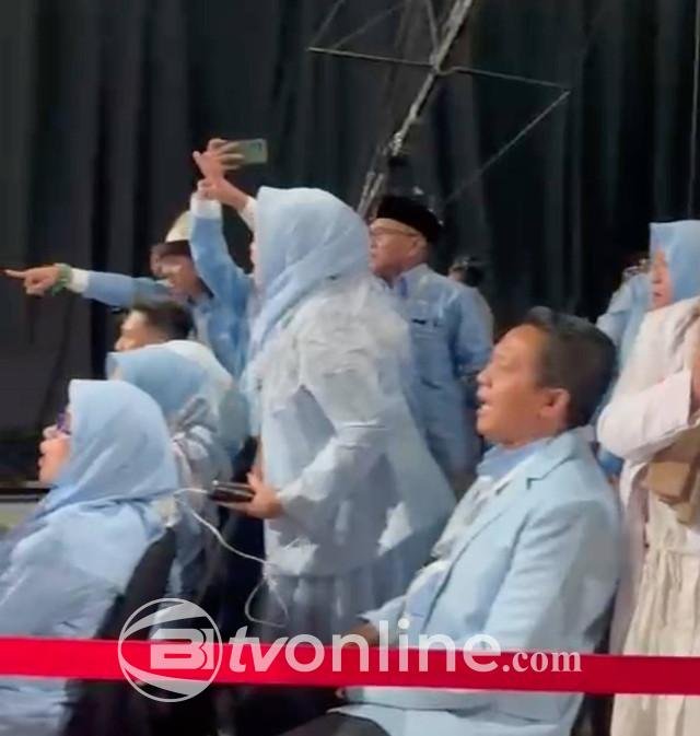 Debat Kedua Calon Bupati Situbondo Berujung Kericuhan, Pendukung Pasangan Karunia Mengamuk