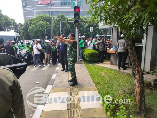 Bocah Perempuan Diselamatkan dari Tangan Pelaku Bersenjata di Pospol Pejaten, Jakarta Selatan