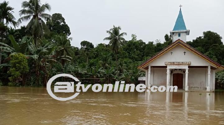 Banjir Terjang Sejumlah Desa di Kabupaten Mentawai: Ratusan Rumah Terendam!