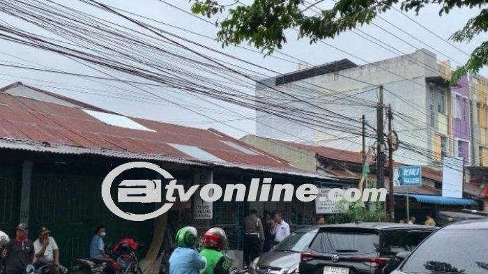 Polsek Medan Helvetia Gelar Rekonstruksi, Pembunuhan Hari Ini Dosen Notaris Dr. Tiromsi Sitanggang Yang Diduga Bunuh Suami di Medan