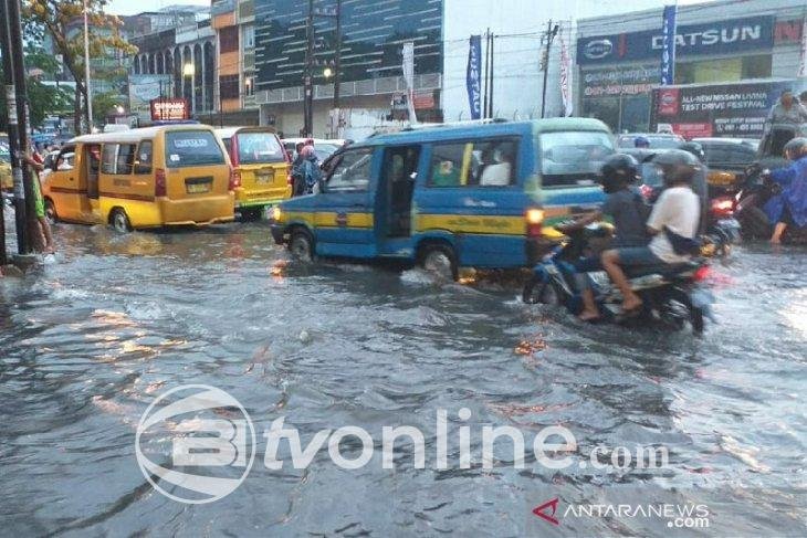 Banjir Berulang, Warga Medan Pertanyakan Kinerja Bobby Nasution”