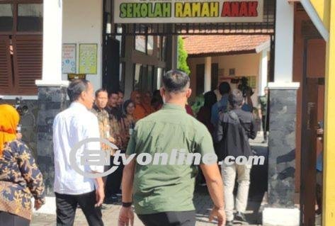 Jokowi Kunjungi SDN Tirtoyoso 111, Sekolah Masa Kecilnya di Solo