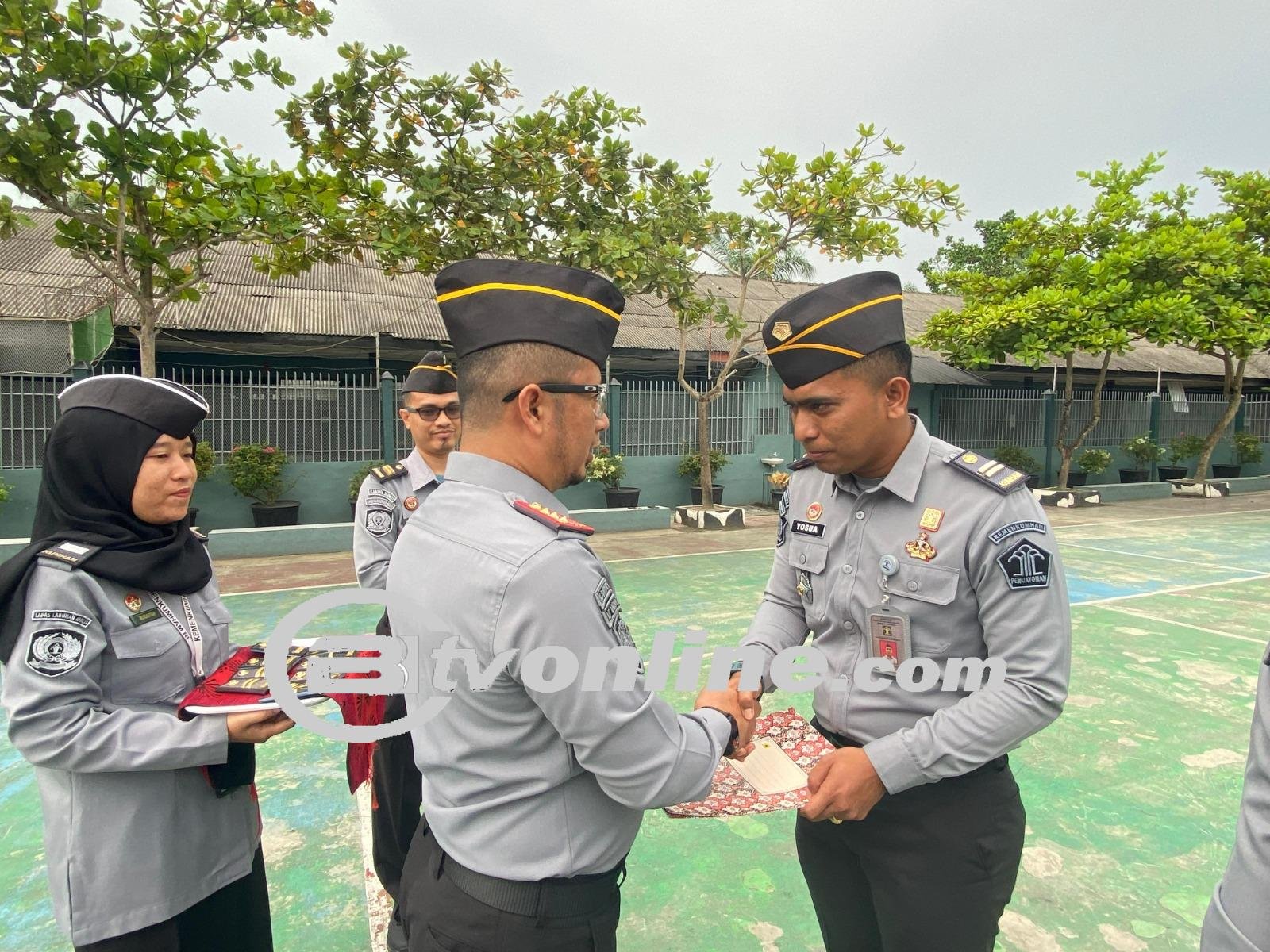 Lapas Kelas IIA Labuhan Ruku Kanwil Kemenkumham Sumut Gelar Upacara Kenaikan Pangkat