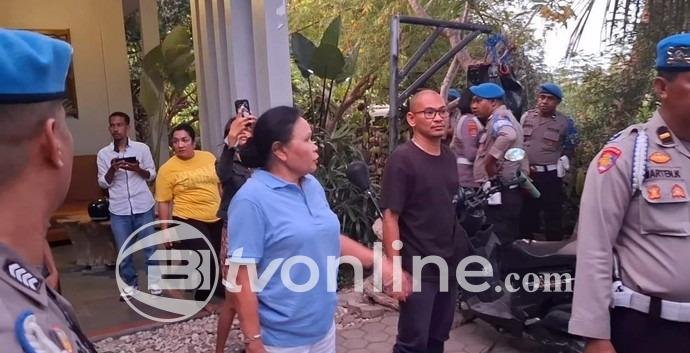 Provos Polda NTT Geruduk Rumah Ipda Rudy Soik: Penjemputan Paksa Berujung Histeris!