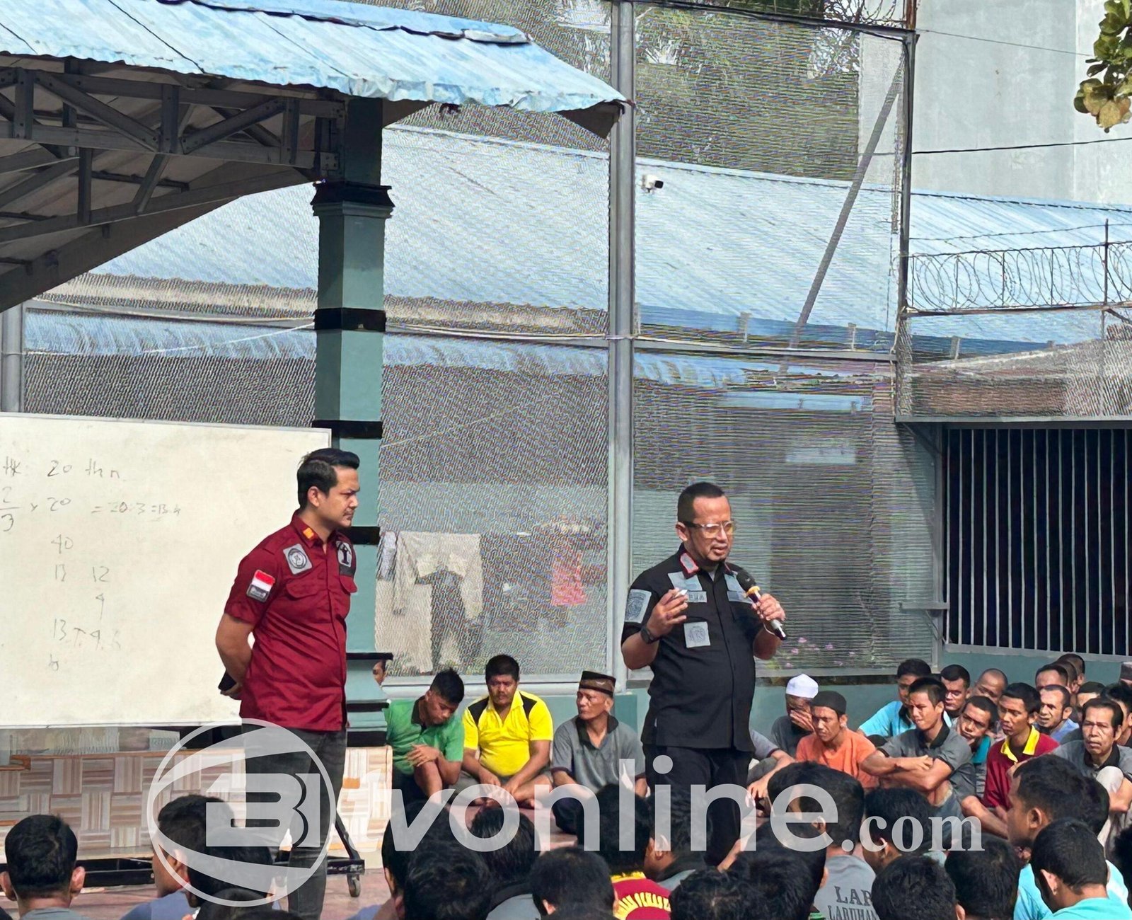 Tegaskan Pemberian Hak Integrasi Tidak Dipungut Biaya, Kalapas Labuhan Ruku Berikan Arahan Kepada Warga Binaan