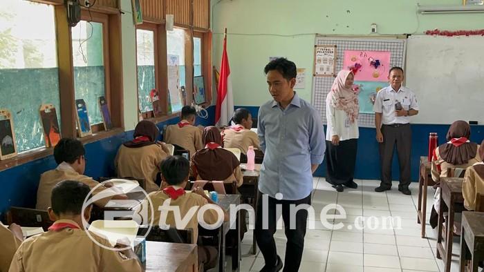 Usai Dilantik, Gibran Rakabuming Raka Rajin Blusukan Untuk Pastikan Pembangunan Infrastruktur Sesuai Timeline
