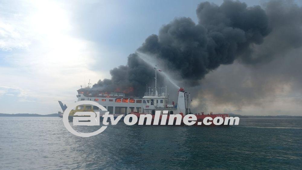 KMP Tandeman Terbakar di Perairan Tanjung Kasam, Proses Evakuasi Berhasil Selamatkan ABK