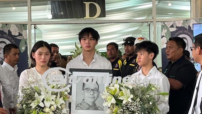 Jenazah Calon Gubernur Maluku Utara Benny Laos Diberangkatkan ke Tempat Peristirahatan Terakhir