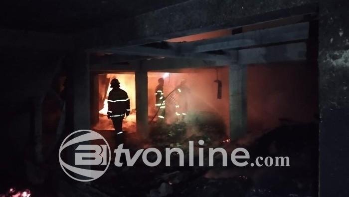 Sesak Nafas , Anggota Pemadam Kebakaran Gugur Saat Menjalankan Tugas di Pasat Cisalak