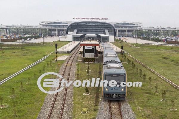 Kejaksaan Tinggi Sumut Tahan Empat Tersangka Dugaan Korupsi Pengadaan Jasa Konstruksi Pekerjaan Pengembangan Raililnk di Bandara Kualanamu