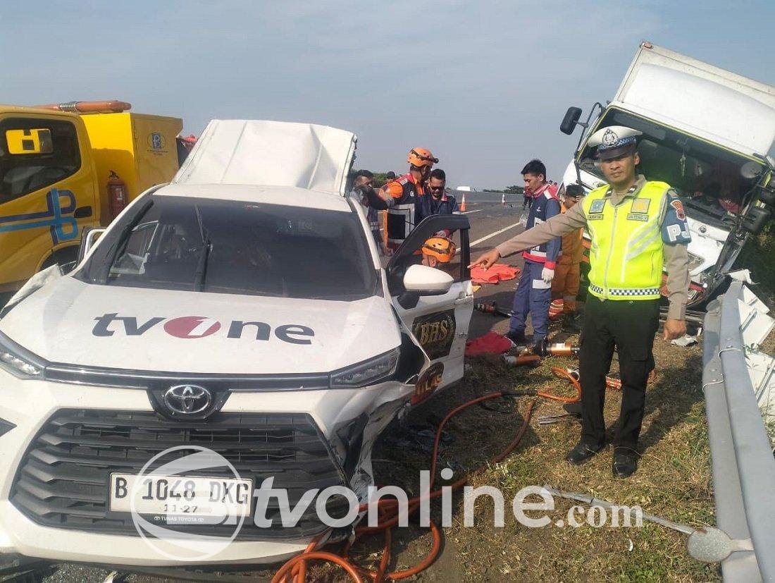 Kecelakaan Maut Mobil Rombongan Stasiun TV Swasta TvOne di Tol Pemalang! Diduga Ada Korban Jiwa