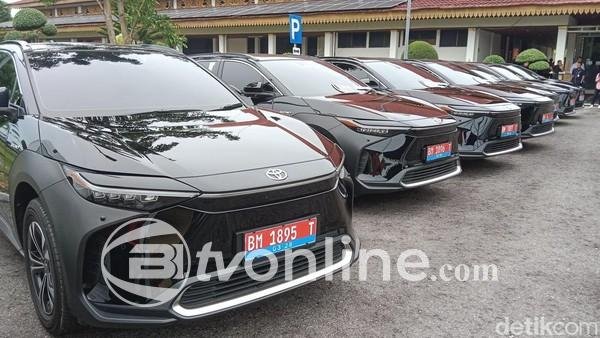 Presiden Prabowo Instruksikan Penggunaan Mobil Dinas Produk Dalam Negeri