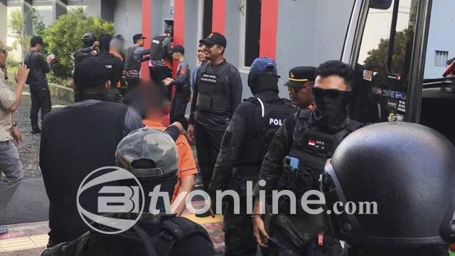 9 Narapidana Terorisme Dipindahkan ke Lapas Nusakambangan dengan Pengamanan Ketat