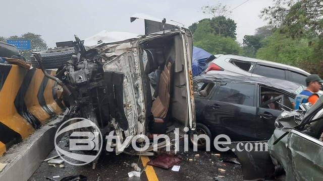 Sopir Truk yang Menabrak 17 Kendaraan di Tol Cipularang Terbukti Negatif Narkoba dan Miras