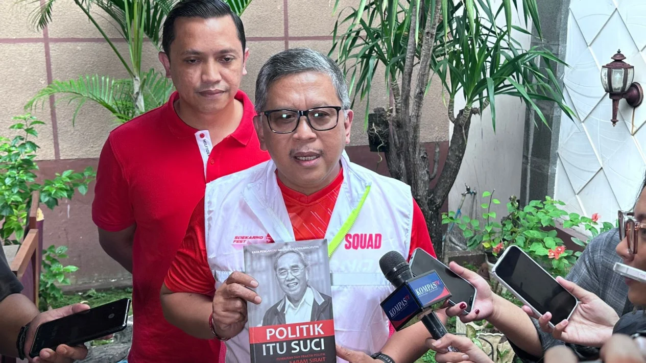 Hasto PDIP Kirimkan Buku ‘Politik Itu Suci’ ke Maruarar Sirait, Ingatkan Jangan Lupakan Cita-Cita Ayah?