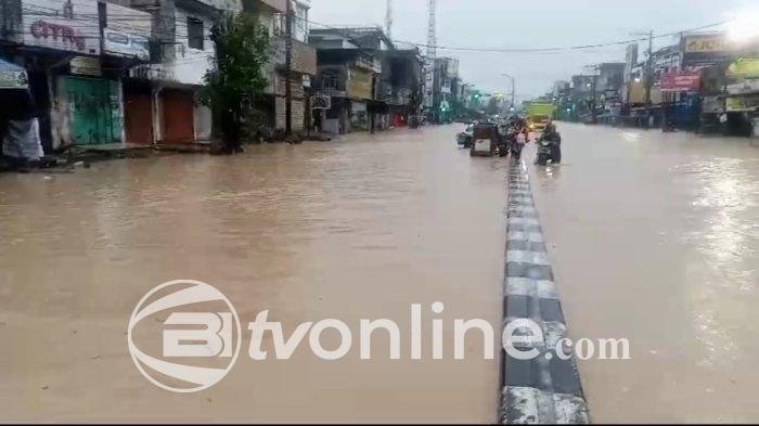 Banjir Terjang Sumatera Utara di Tengah Pelaksanaan Pilkada Serentak 2024!