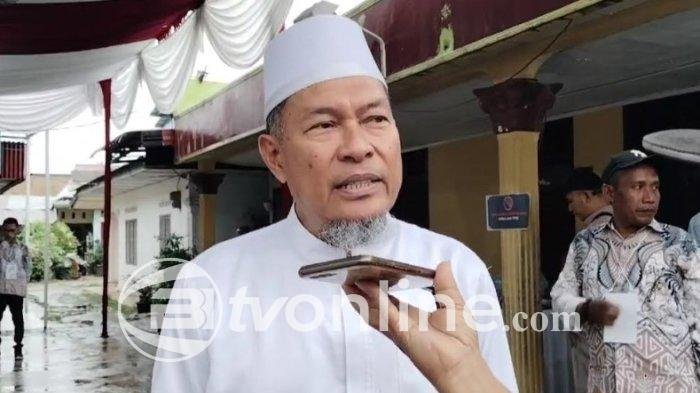 Hidayatullah Nyoblos di TPS 008, Minta KPU Perpanjang Waktu Pemungutan Suara Karena Banjir