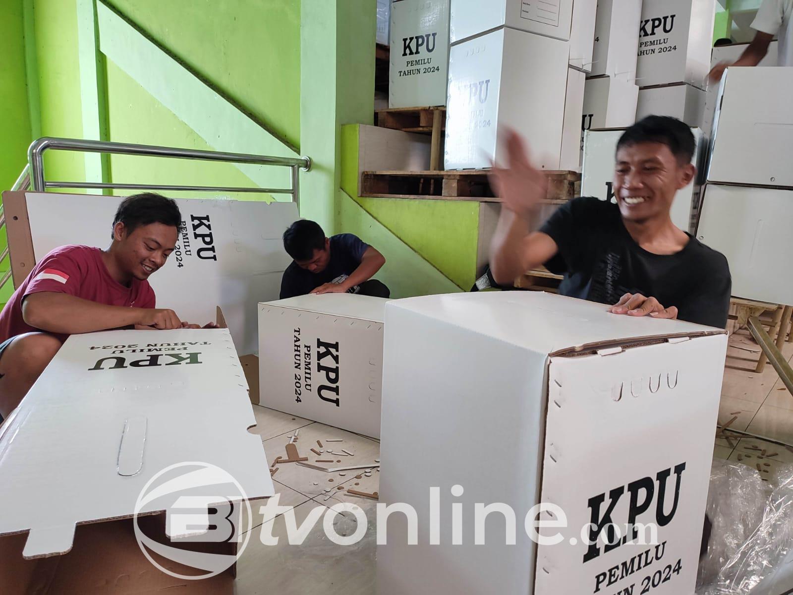 KPU Manado Musnahkan Ribuan Surat Suara Rusak dan Lebih Menjelang Pilkada 2024