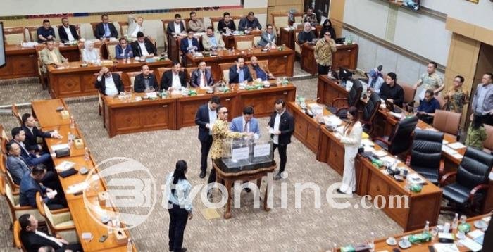 Komisi III DPR Tetapkan Lima Pimpinan dan Lima Dewas KPK Terpilih