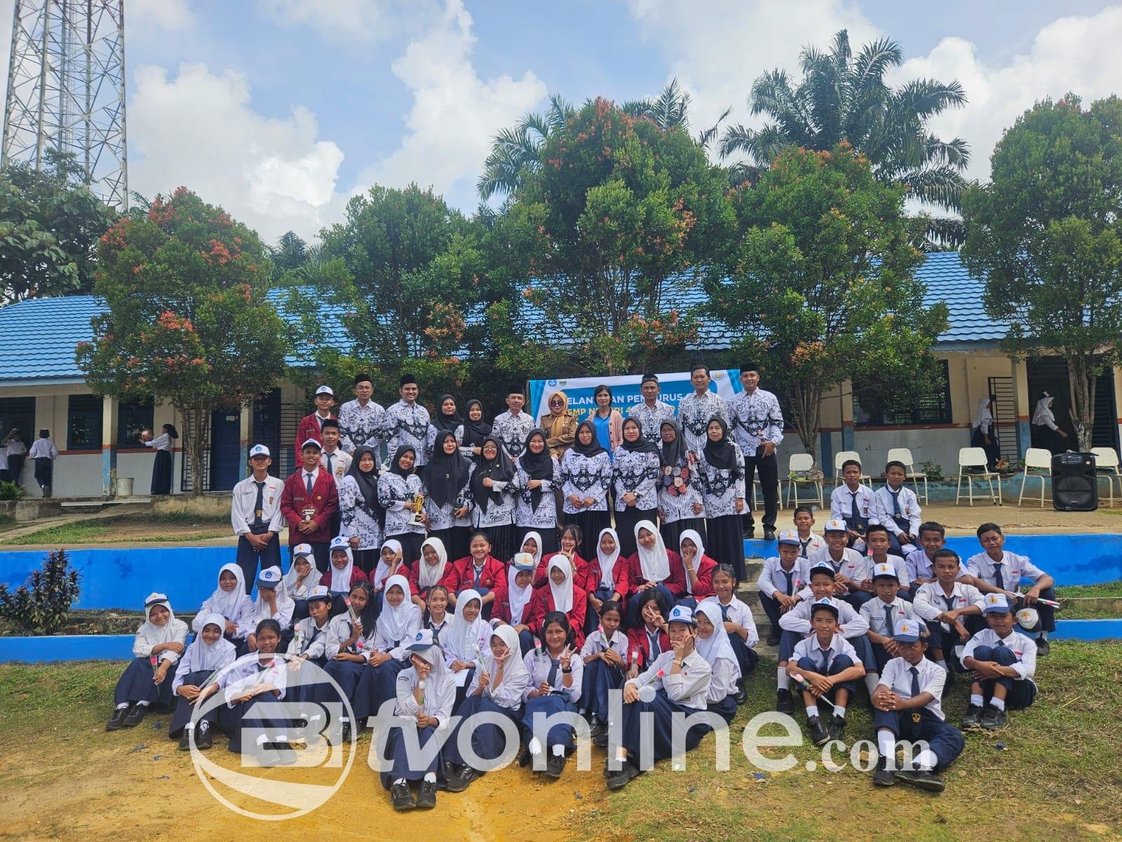 Kades Suko Awin Jaya Pimpin Upacara Peringatan HUT PGRI Ke-79 Dan Hari Guru Nasional Tahun 2024