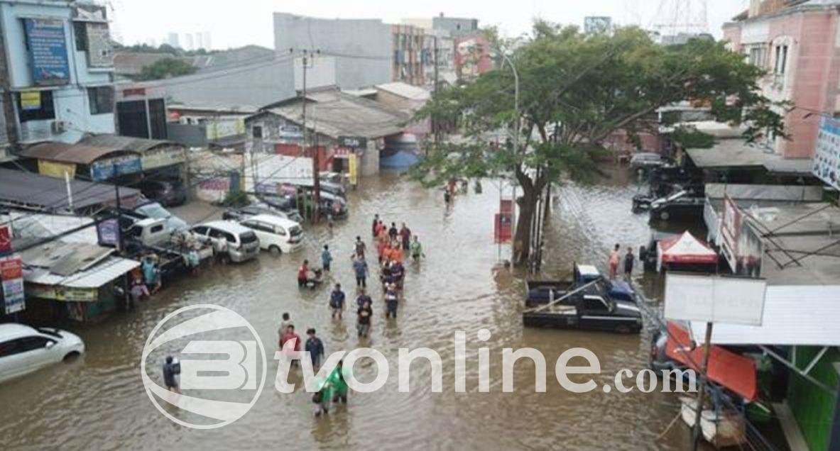 Jakarta Timur Terendam Banjir!, Ketinggian Air Capai 250 cm