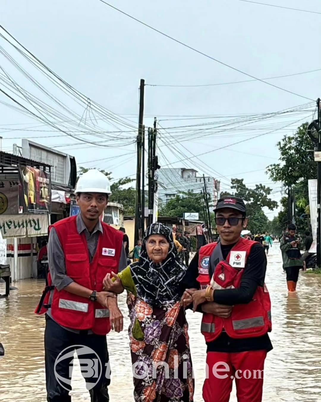 PMI Kota Medan Terus Bantu Korban Banjir, Ketua PMI Apresiasi Kerja Keras Relawan