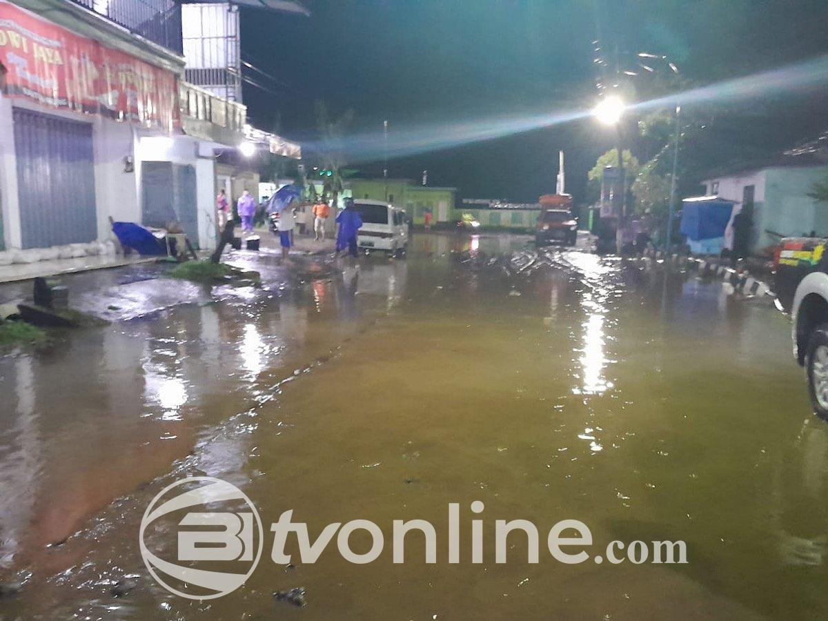 Banjir Bandang di Malang Selatan Tewaskan Satu Orang, Dua Jembatan Terancam Putus