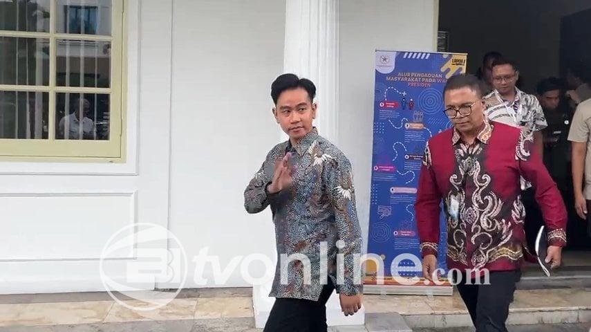 Wapres Gibran Tinjau Pengungsi Erupsi Gunung Lewotobi di Flores, Tekankan Kesehatan dan Relokasi Cepat