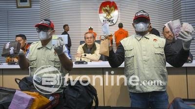 KPK Sita Amplop Bergambar Rohidin Mersyah, Diduga Digunakan untuk Serangan Fajar Pilkada Bengkulu