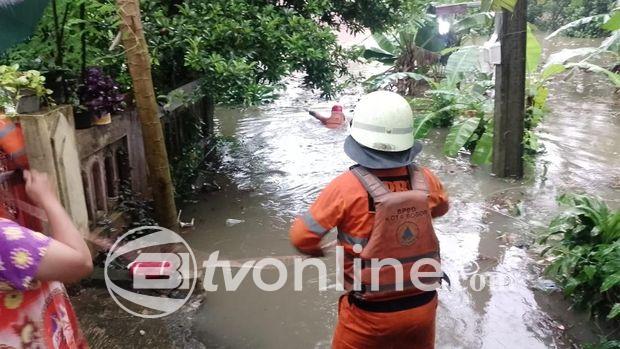 Banjir Setinggi 3 Meter Rendam Kedungwaringin Bogor, Satu Rumah Terjebak di Atap