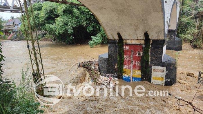 Siaga Banjir, Pos Pantau Depok DKI Jakarta Berstatus Siaga 3 dengan Ketinggian Muka Air 230 cm