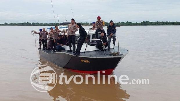 Kapolres Inhil Pantau Keamanan Pilkada 2024, Pastikan Pemungutan Suara Lancar di TPS-TPS Perairan