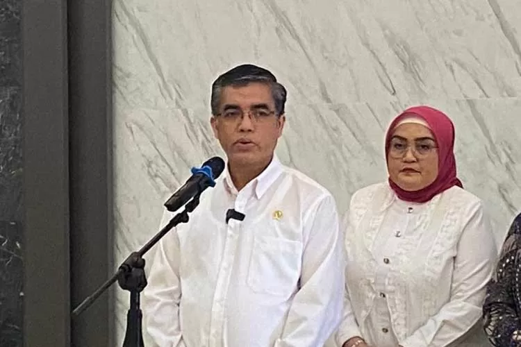 Menteri Ketenagakerjaan Yassierli: Keputusan Kenaikan UMP 6,5% Adalah Kebijakan Terbaik bagi Pekerja dan Pengusaha