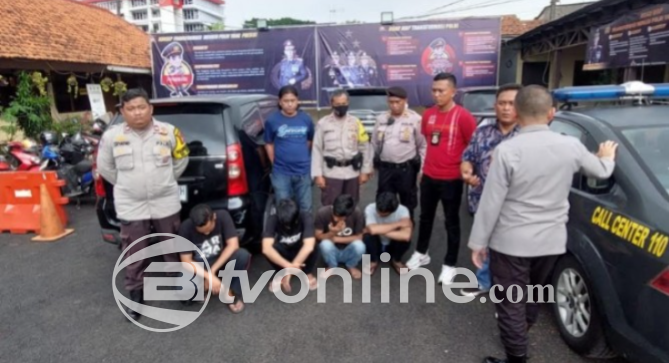 Polisi Tangkap Tiga Pria Pemalak Sopir Truk di Tomang, Jakarta Barat