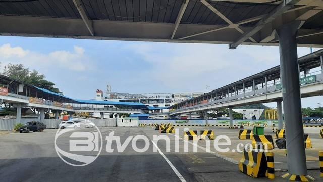 Cuaca Buruk, Penyeberangan di Pelabuhan Merak Ditutup Sementara