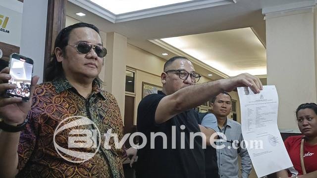 Denny Sumargo dan Farhat Abbas Sepakat Berdamai, Akhiri Perseteruan Soal Donasi Korban Penyiraman Air Keras