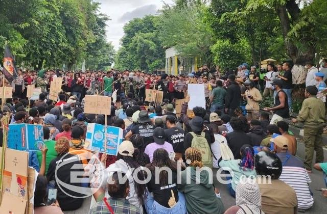 Tiga Personel Polisi Luka Akibat Kericuhan Demo di Jalan Kusumanegara Yogyakarta