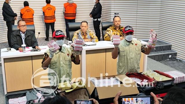 KPK Amankan Rp 6,8 Miliar dalam OTT Pj Wali Kota Pekanbaru Risnandar Mahiwa