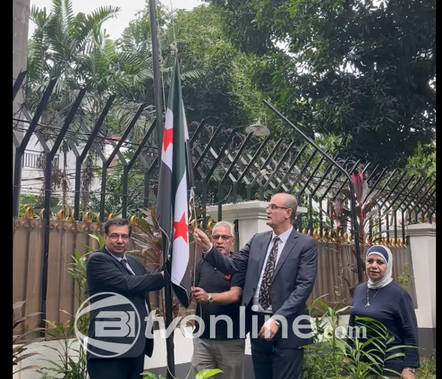 Kedubes Suriah di Jakarta Kibarkan Bendera Baru Usai Jatuhnya Rezim Bashar Al-Assad