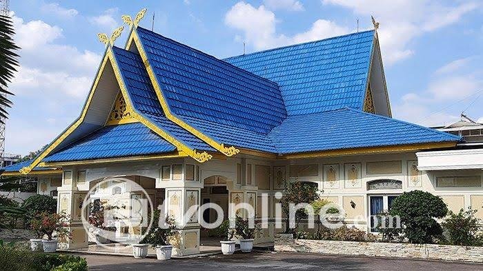 Suasana Rumah Pj Wali Kota Pekanbaru Risnandar Ditangkap KPK