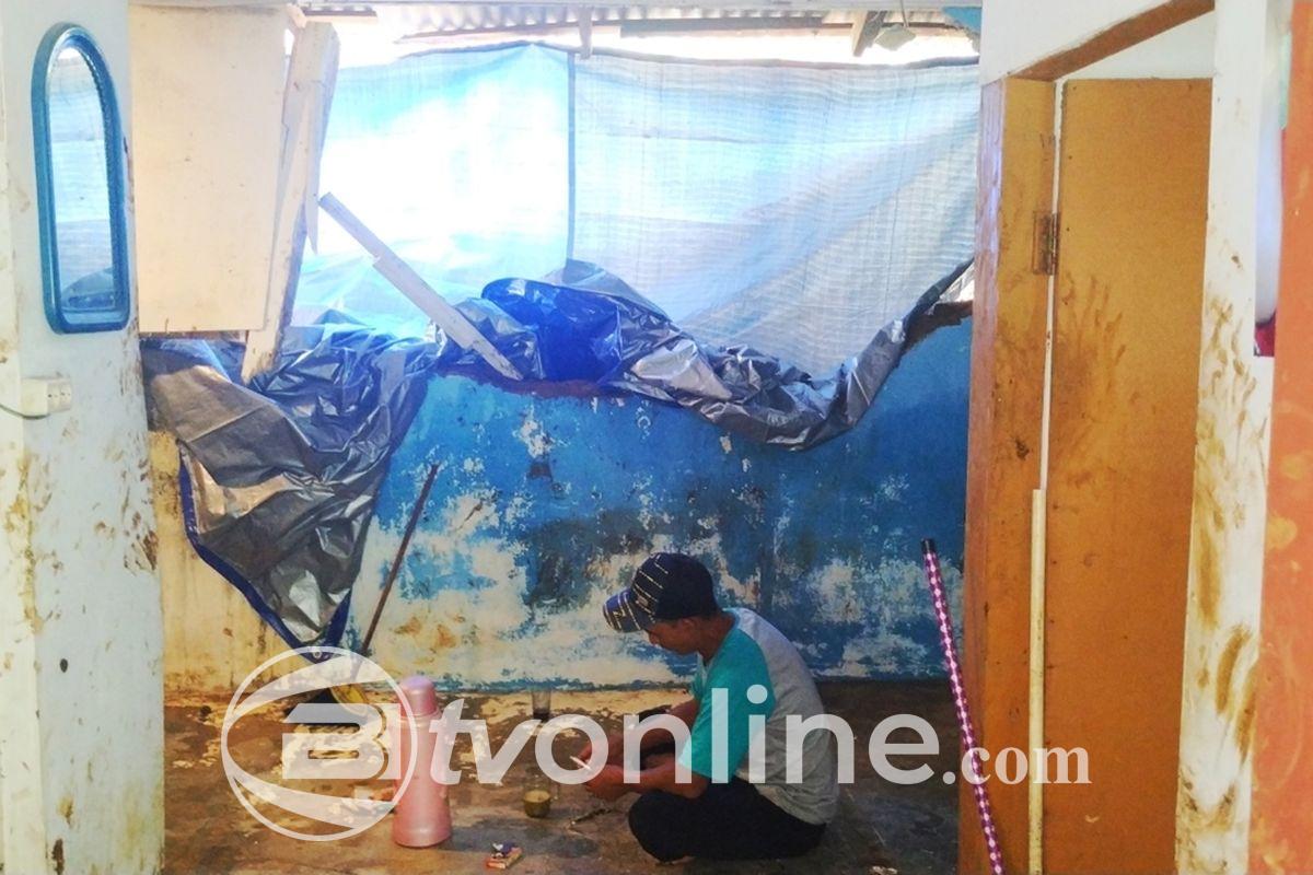 Keluarga di Kulon Progo Kaget Dinding Rumah Dijeruk Longsor Saat Makan Siang