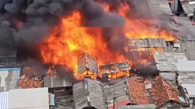 Kebakaran Hebat di Kebon Kosong Kemayoran Hanguskan 200 Rumah, 1.800 Warga Mengungsi