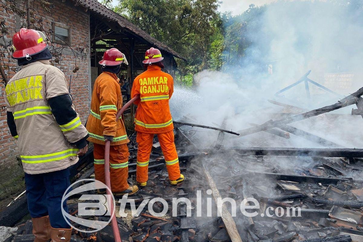 Rumah di Nganjuk Ludes Terbakar, Diduga Akibat Obat Nyamuk Bakar!